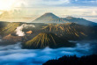 Indonésie - Java - Lever de soleil sur le Mont Bromo © Zephyr – Shutterstock