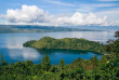 Indonésie - Sumatra - Vue sur le Lac Toba © Natty Ptg – Shutterstock