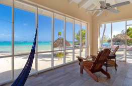 Belize - Blackbird Caye Resort - Beach Villa