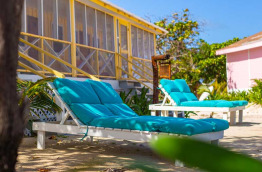 Belize - Blackbird Caye Resort - Triplex Cabana