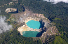 Indonésie - Le volcan Kelimutu et ses lacs sacrés