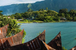 Indonésie - Sumatra - Maison Batak sur l'île de Samosir © Shanti Hesse – Shutterstock