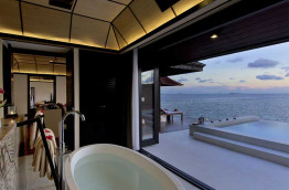 Maldives - Lily Beach Resort & Spa - Sunset Water Suite