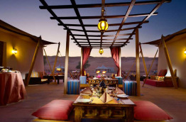 Le Sultanat D'Oman - Circuit privé en hotel de charme © Desert Night Camp - Al Wasil - Le restaurant