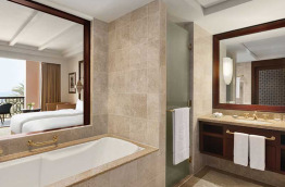 Oman - Muscat - Shangri-La Al Husn Resort & Spa - Al Husn Deluxe Sea View Room
