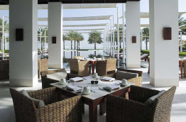 Oman - Muscat - The Chedi - Restaurant de la Piscine Serai
