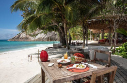 Seychelles - North Island - Sunset Beach Bar © Andrew Howard