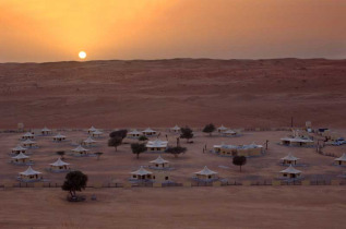 Le Sultanat D'Oman - Circuit privé en hotel de charme © Desert Night Camp - Al Wasil - Vue d'ensemble