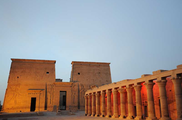 Égypte - Assouan - Spectacle son et lumière au Temple de Philae © Shutterstock, Freeprod33