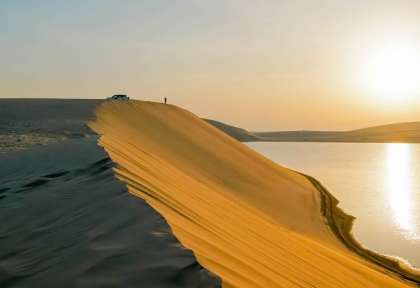 Désert, dunes et Mer intérieure au Qatar © Shutterstock - Brian Scantlebury