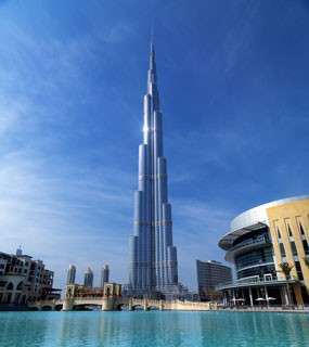 Burj Khalifa : plus haute tour du monde 828 m